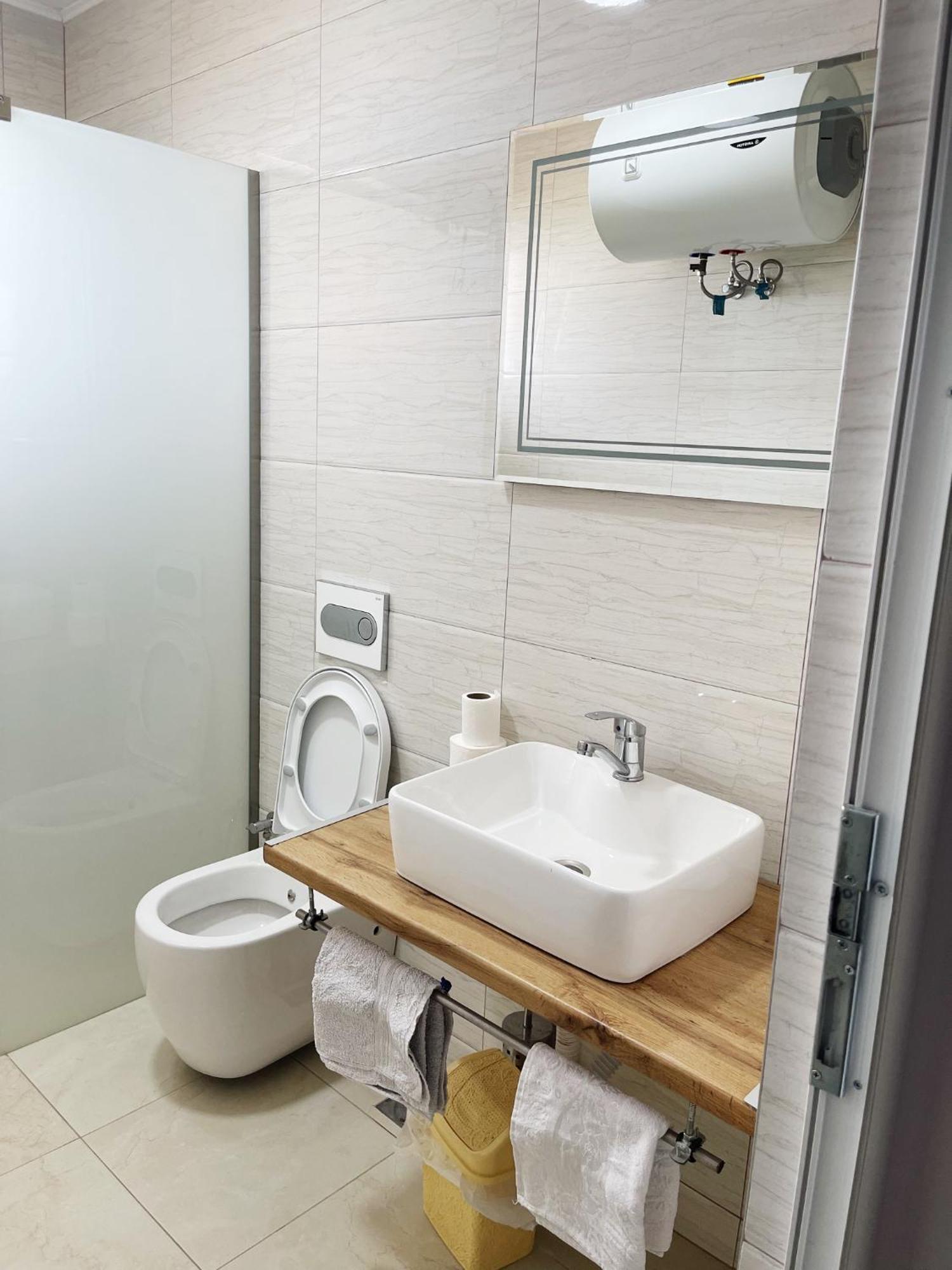 Infinity Plaza Hotel Gjakova ภายนอก รูปภาพ