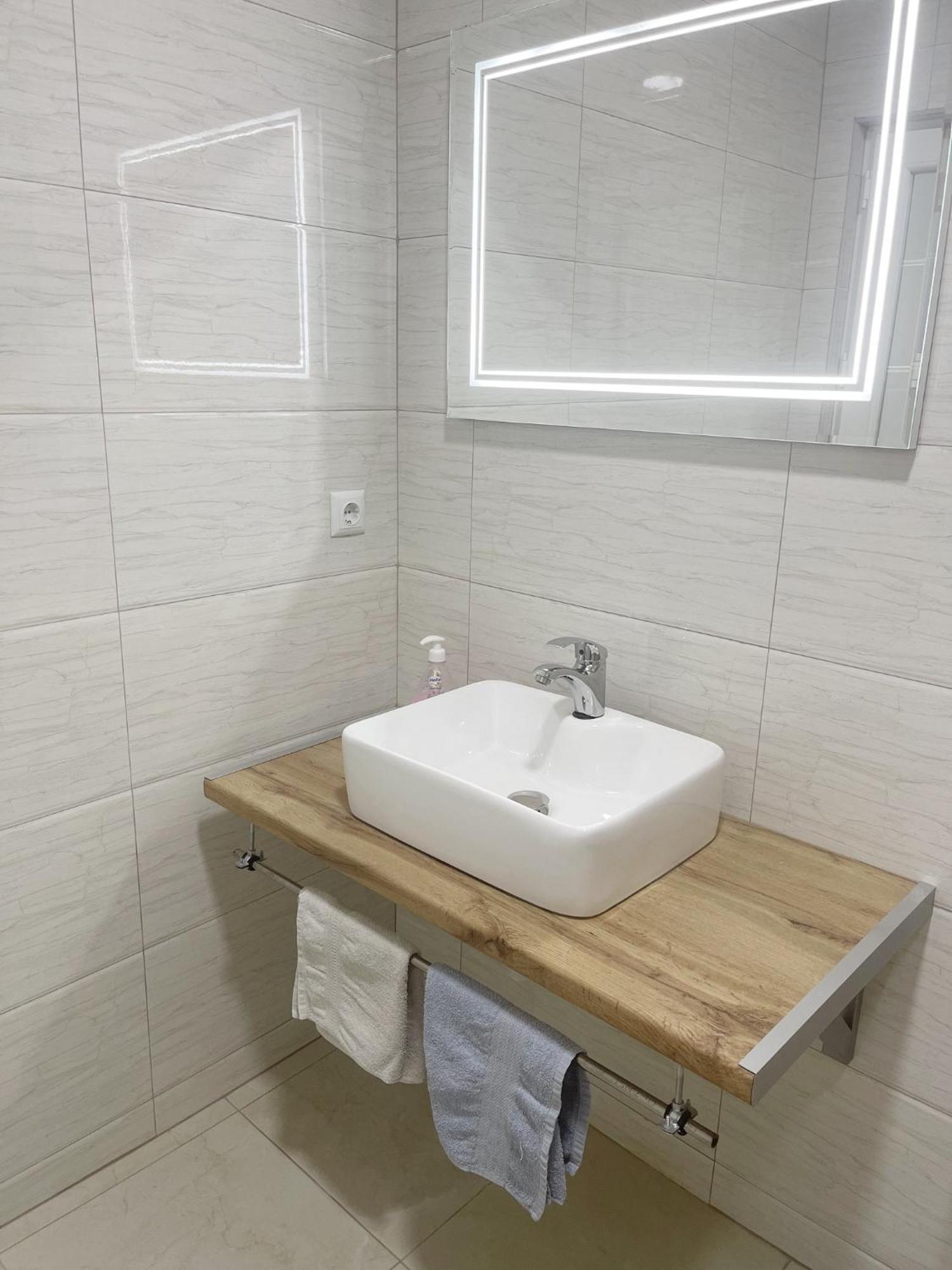 Infinity Plaza Hotel Gjakova ภายนอก รูปภาพ