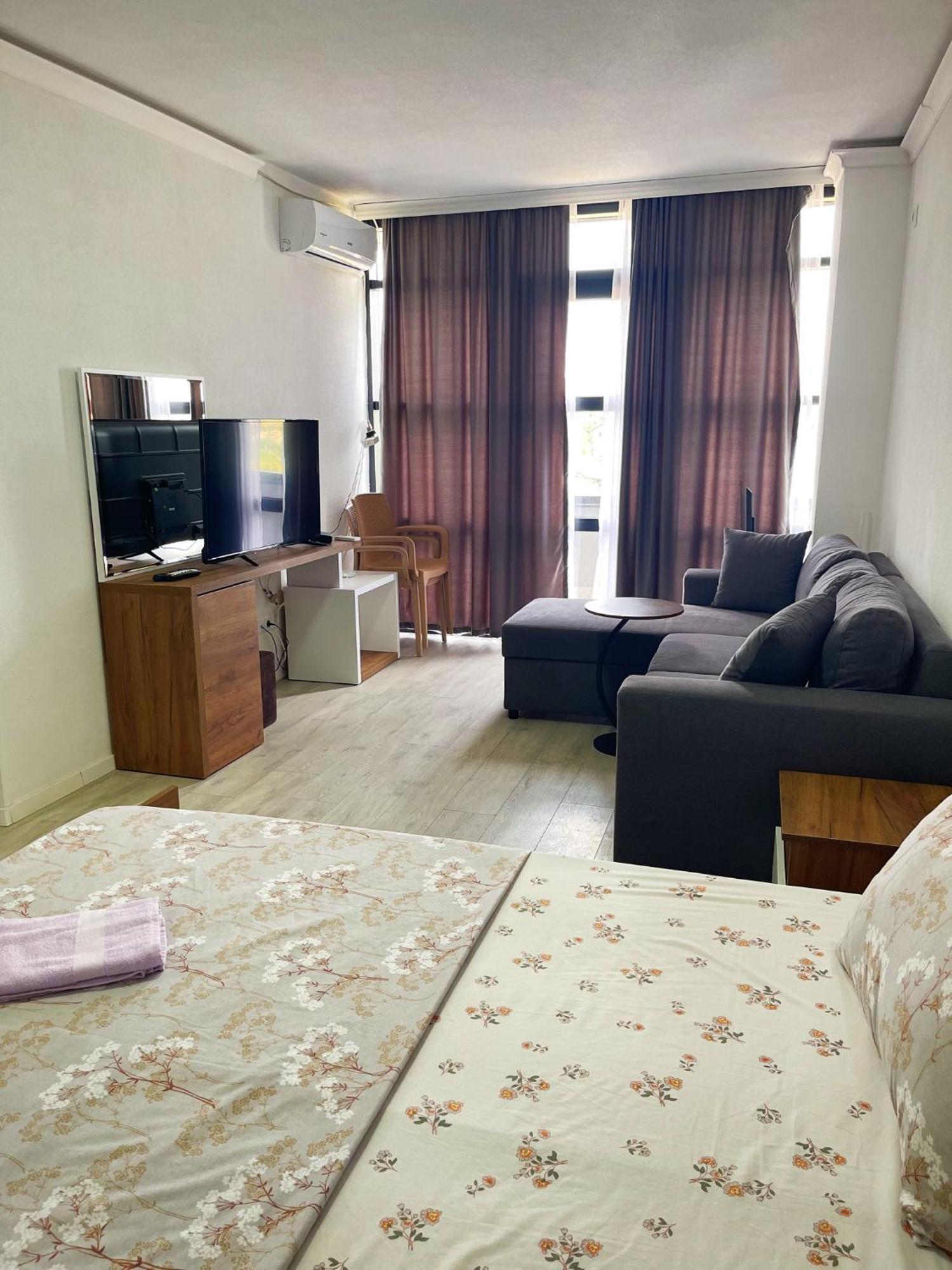 Infinity Plaza Hotel Gjakova ภายนอก รูปภาพ
