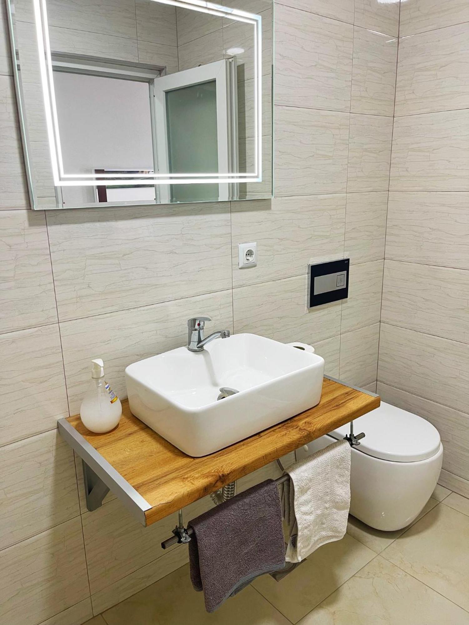 Infinity Plaza Hotel Gjakova ภายนอก รูปภาพ