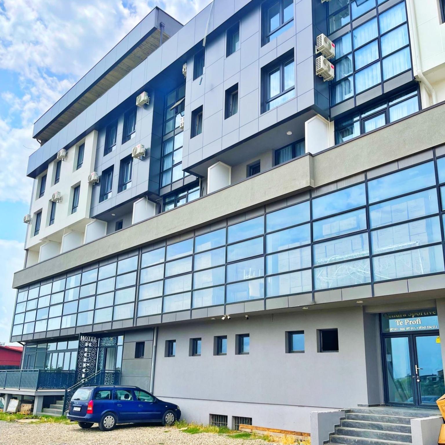 Infinity Plaza Hotel Gjakova ภายนอก รูปภาพ